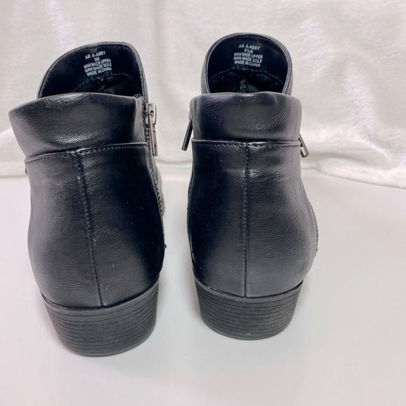 AMERICAN RAG Women's Black Smooth Faux Leather Abby Ankle Booties - Picture 3 of 14
